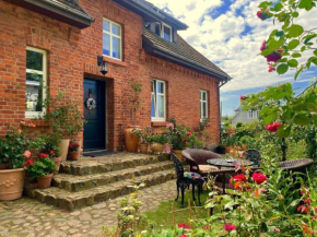 Schönes antikes Haus an der Ostsee in Mielno